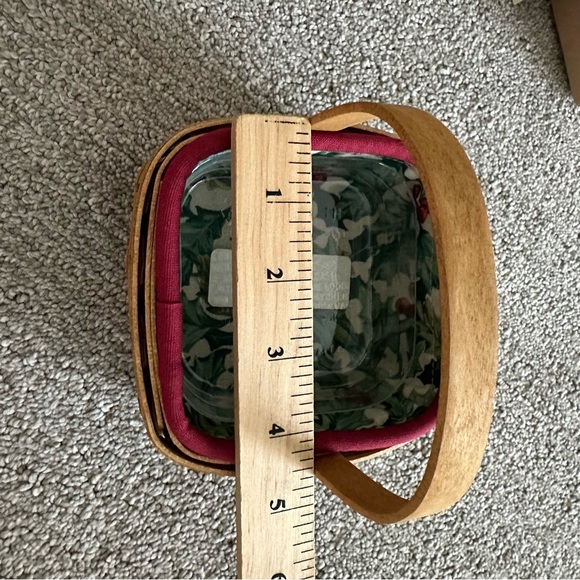 Longaberger 2003 Holiday Helper Basket - Picture 11 of 14